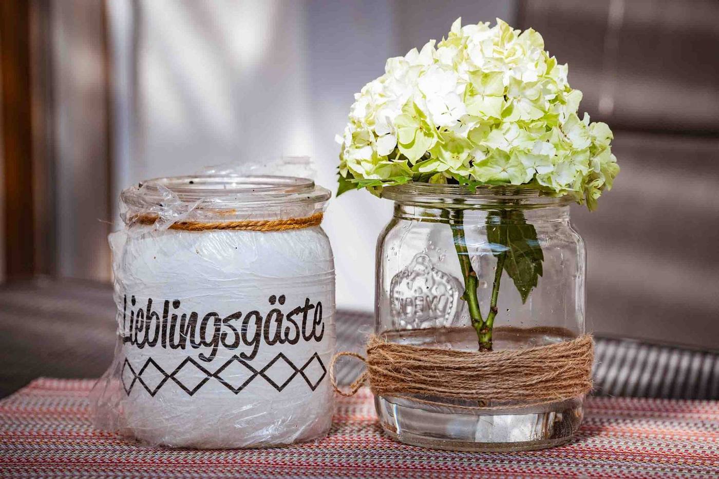 Blumendeko im Glas am Grub-Daniel-Hof