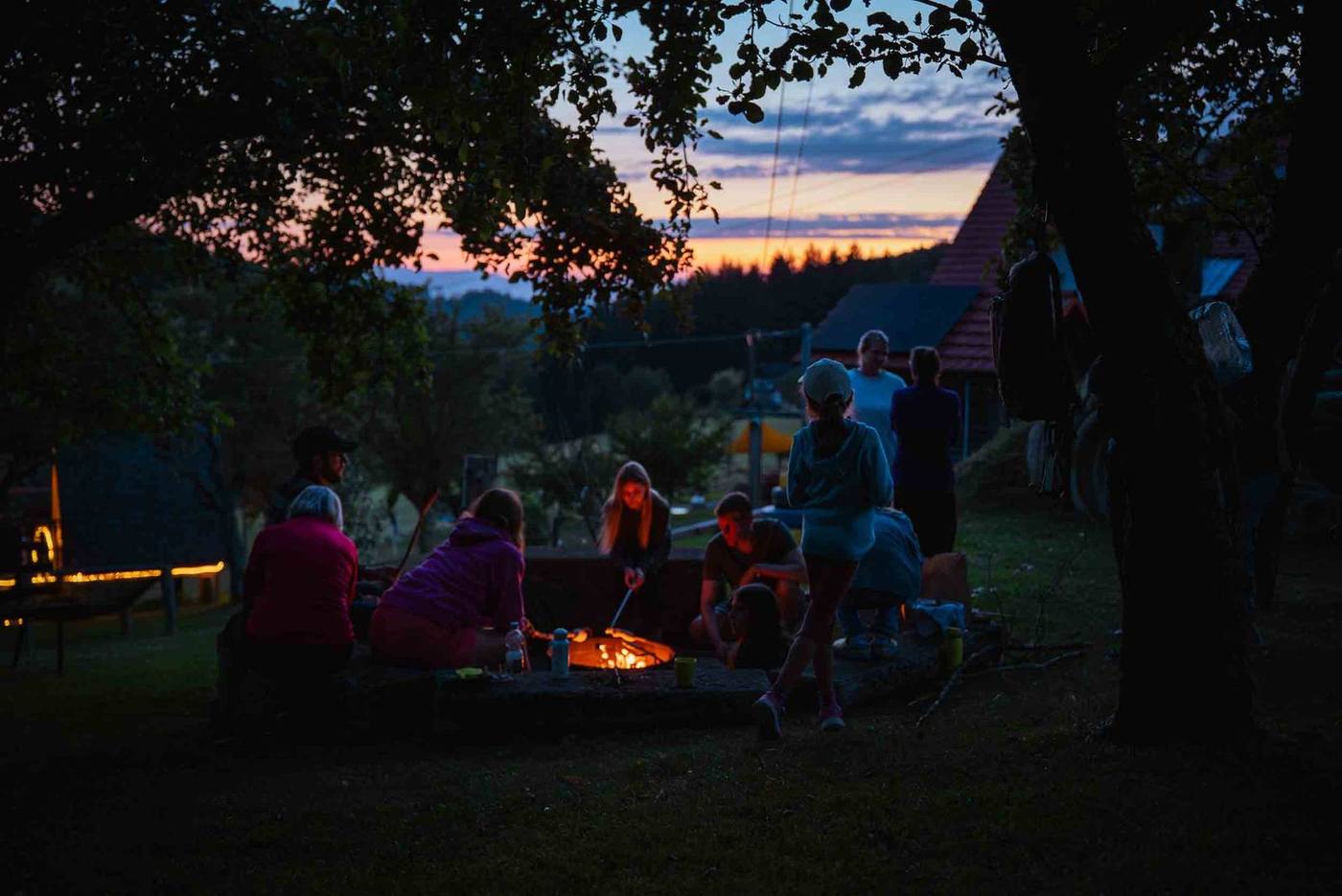 Grillabend an der Feuerstelle am Grub-Daniel-Hof