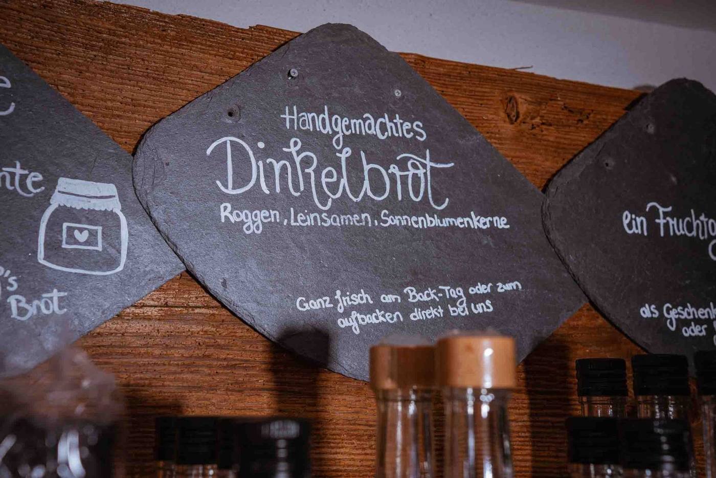Das Schild vom 24/7 Hoflädele