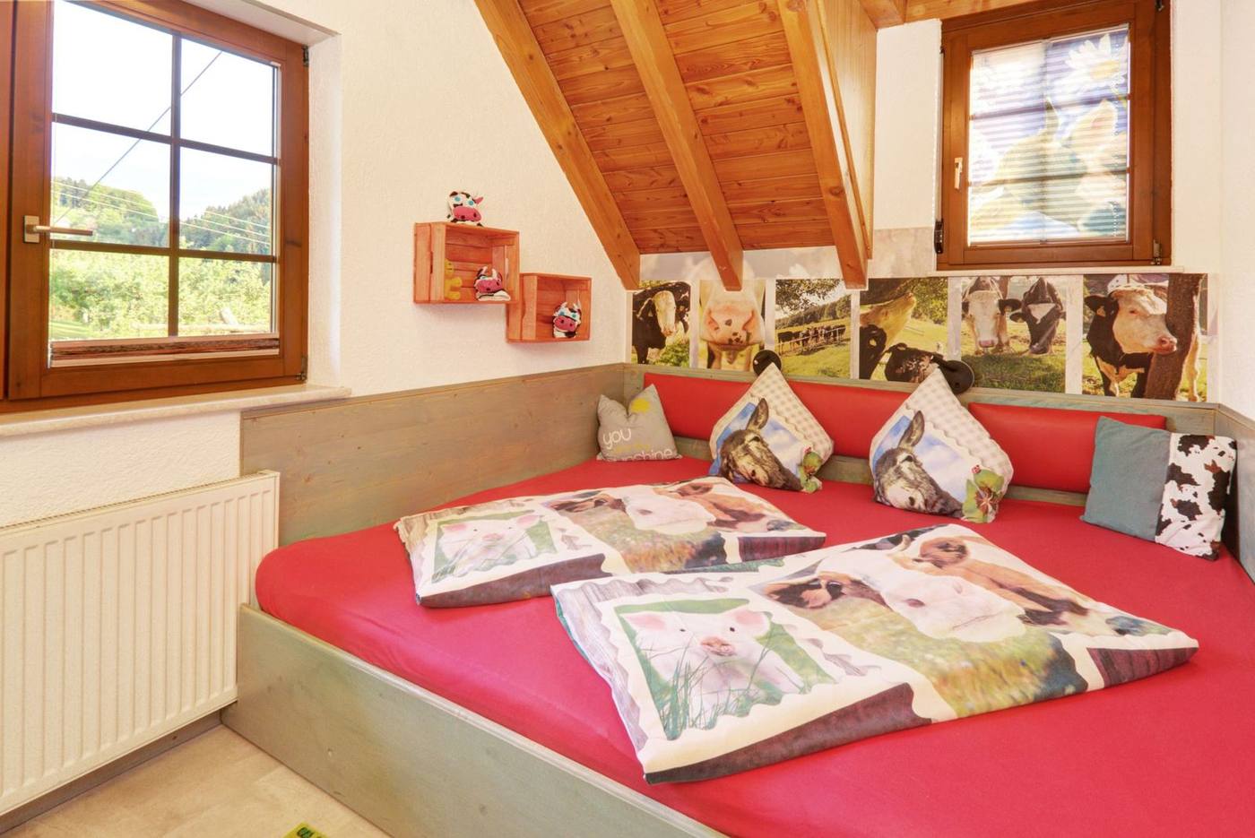 Kinderzimmer mit XXL-Bett im Ferienhaus Rose