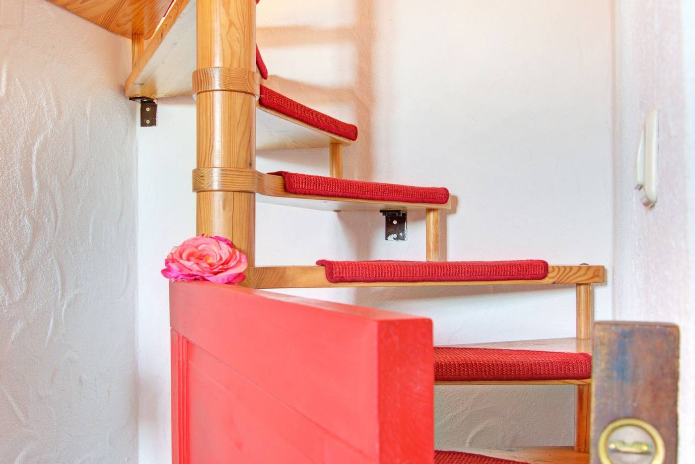 Wendeltreppe mit Kindersicherung im Ferienhaus Rose